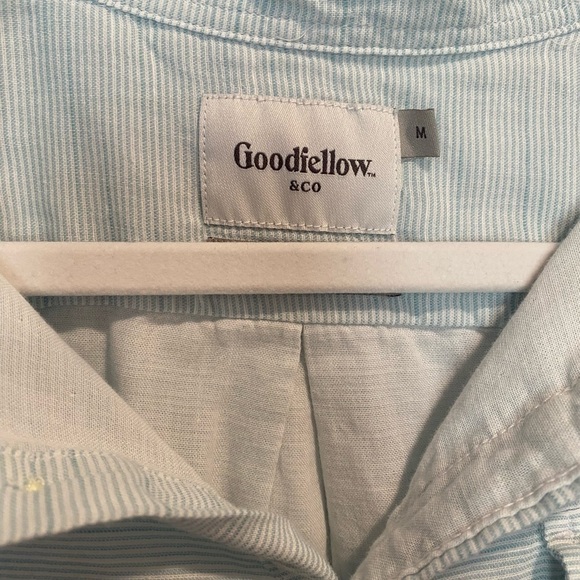 Men’s medium button down - Picture 2 of 2